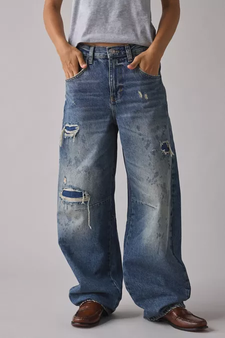 Barrel Jeans: The Comfortable Trend Shaping the U.S. Denim Scene 15 image 16