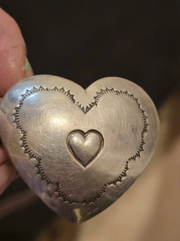 Bolo Tie Style Guide: Popularity in the USA, Canada, UK, and Australia 9 Bolo Tie